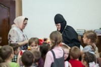 Акция "Согреем детские сердца любовью"